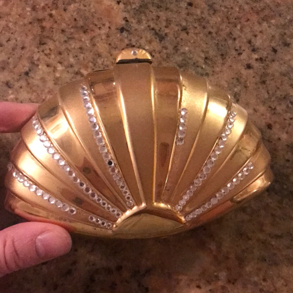 Vintage gold shell purse